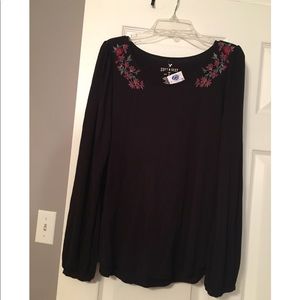 American Eagle women’s longsleeve